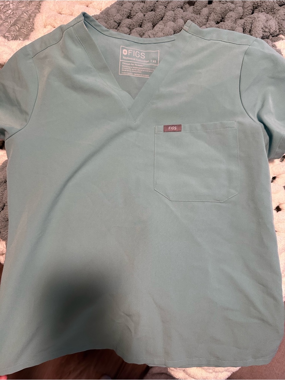 Figs scrub top